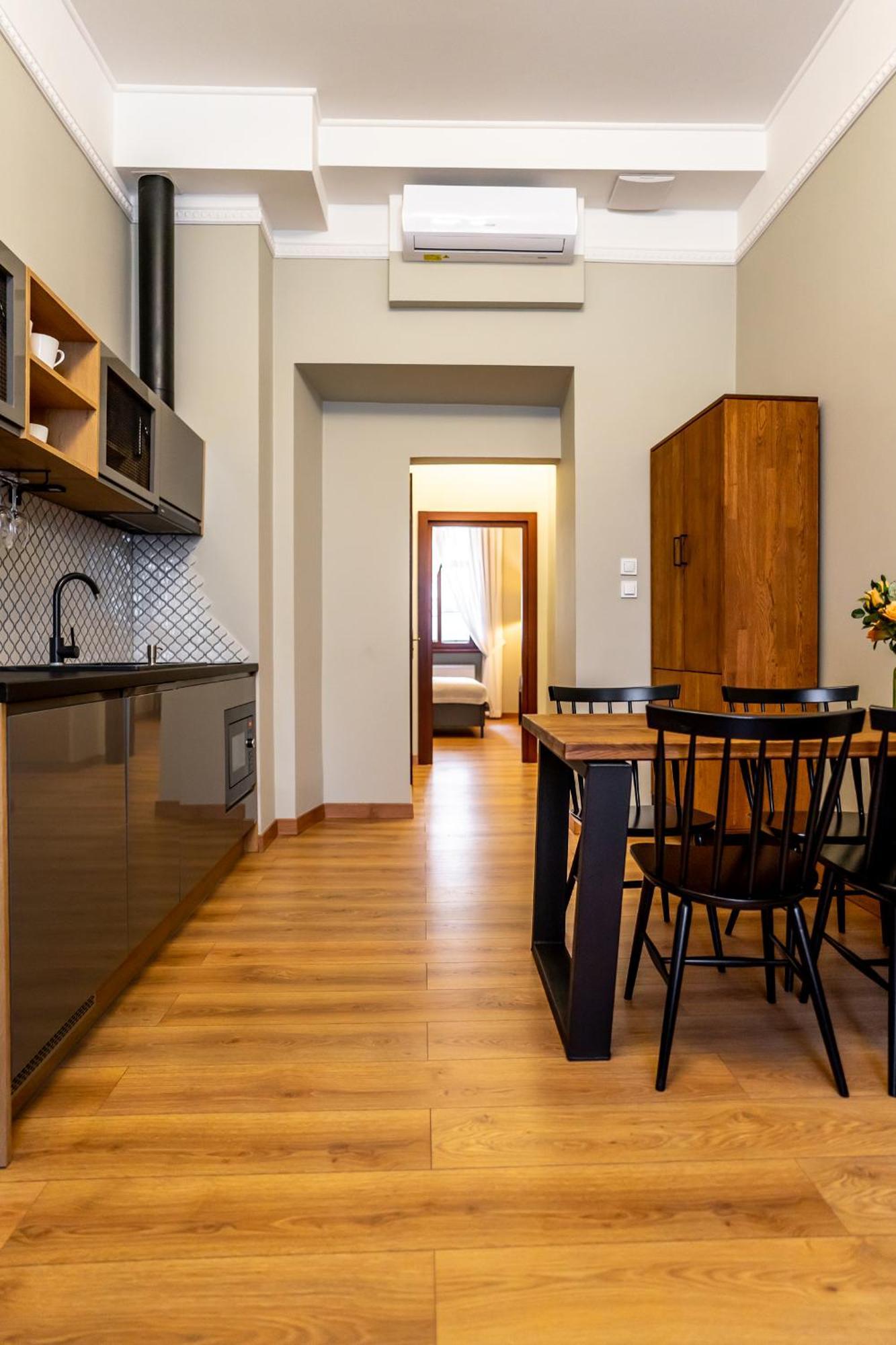 Old Town Ac Apartments Main Raiway Station Cracovia Esterno foto