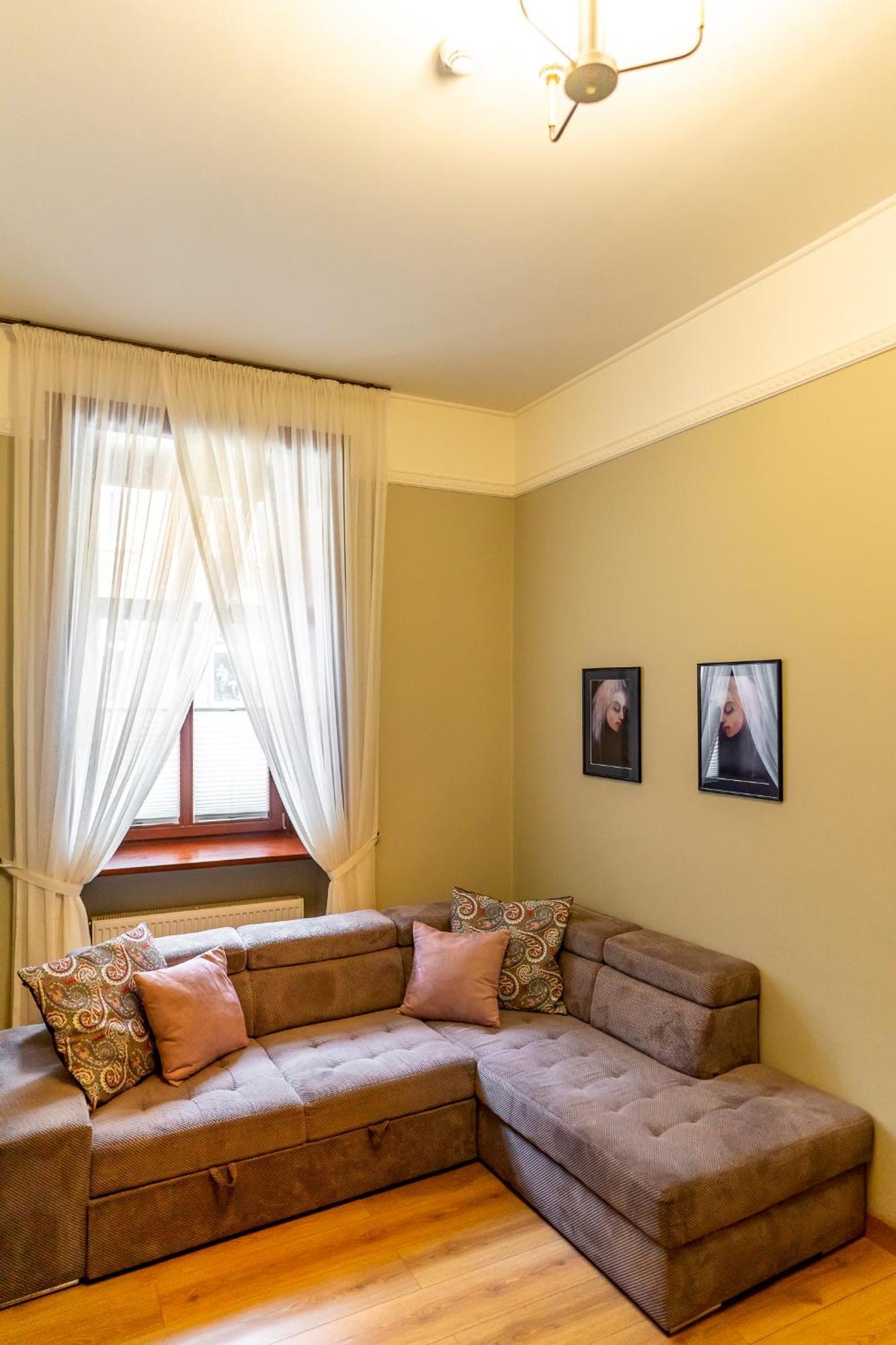 Old Town Ac Apartments Main Raiway Station Cracovia Esterno foto